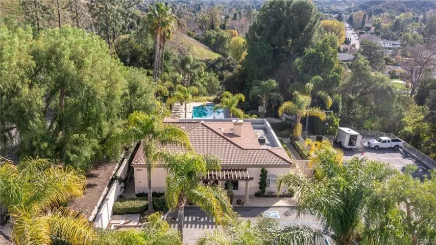 5220 Premiere Hills Circle 228, Woodland Hills, California 91364