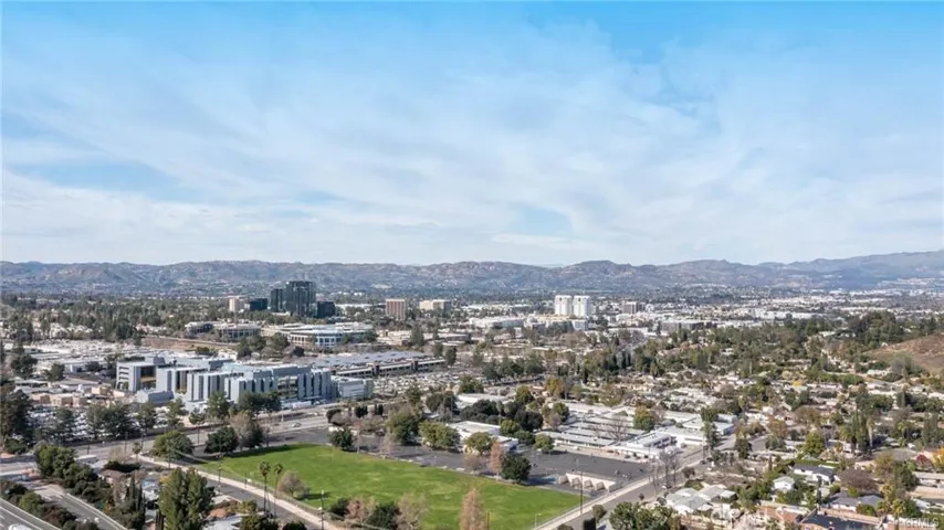 5220 Premiere Hills Circle 228, Woodland Hills, California 91364