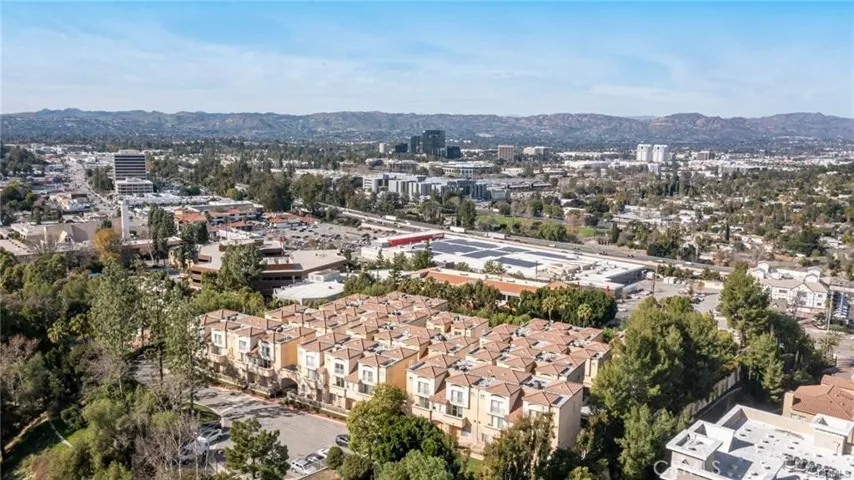 5220 Premiere Hills Circle 228, Woodland Hills, California 91364
