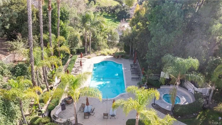 5220 Premiere Hills Circle 228, Woodland Hills, California 91364