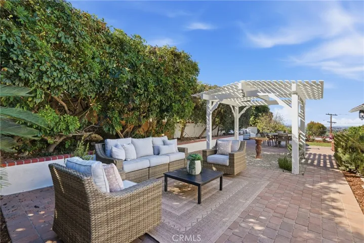 1 Stirrup Road, Rancho Palos Verdes, California 90275