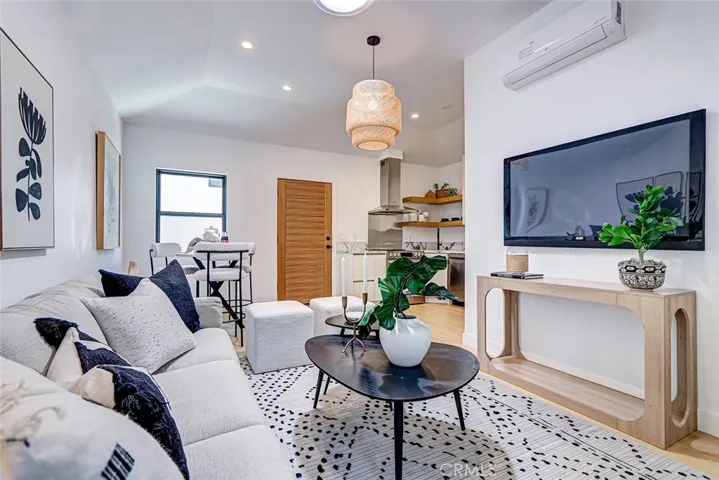 2100 Wendy Way, Manhattan Beach, California 90266