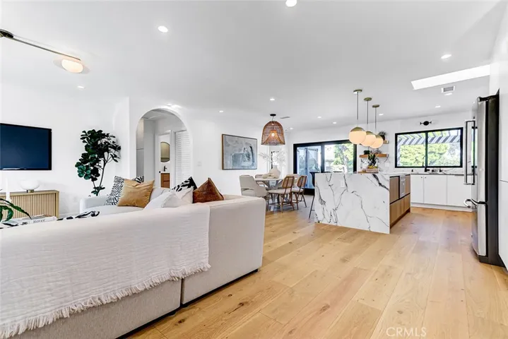 2100 Wendy Way, Manhattan Beach, California 90266
