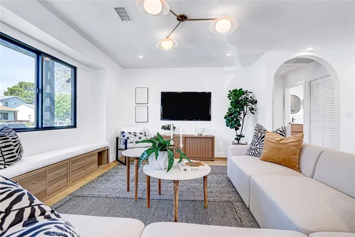 2100 Wendy Way, Manhattan Beach, California 90266