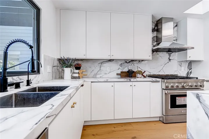 2100 Wendy Way, Manhattan Beach, California 90266