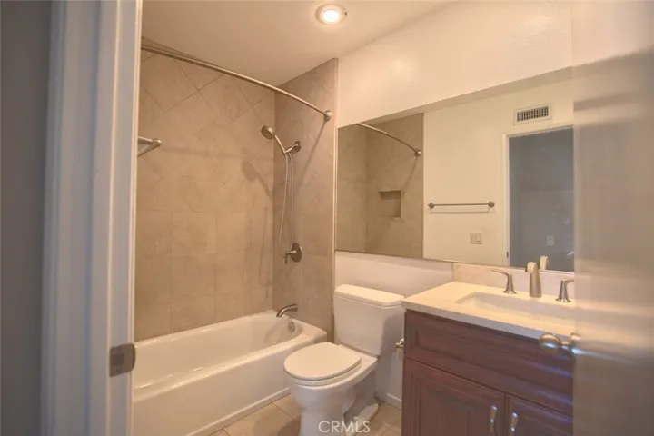  Second full bathroom Upstaies