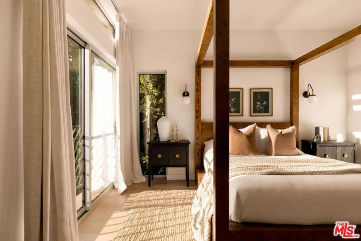 616 Belmont Avenue, Los Angeles, California 90026