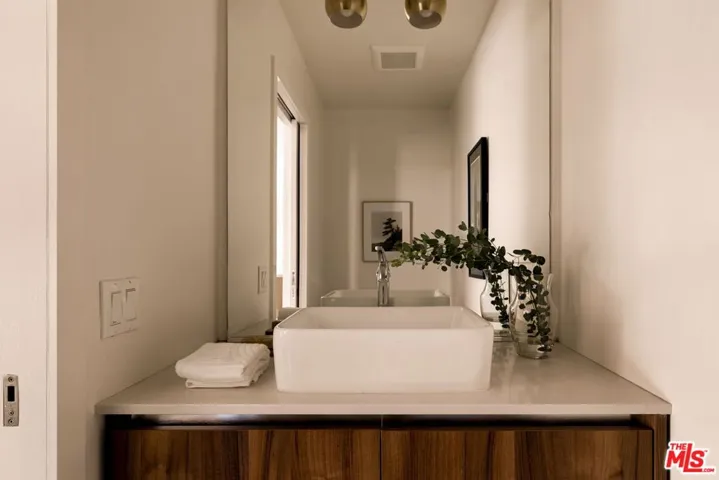 616 Belmont Avenue, Los Angeles, California 90026