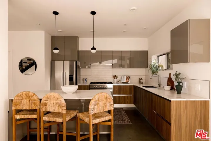 616 Belmont Avenue, Los Angeles, California 90026