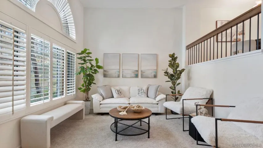 High ceiling, Palladian window and more