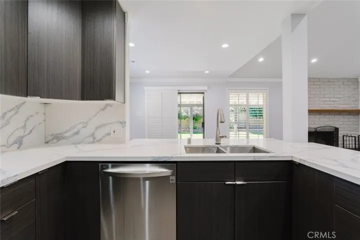 43724 Secure Place, Lancaster, California 93536