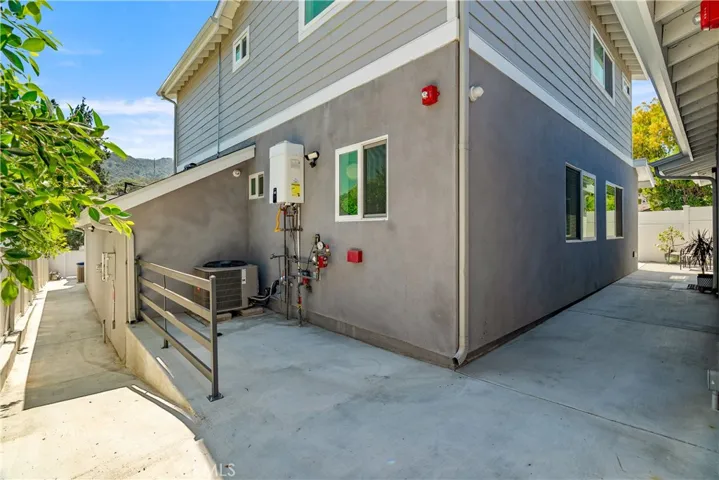 3419 Montrose Ave, La Crescenta, California 91214