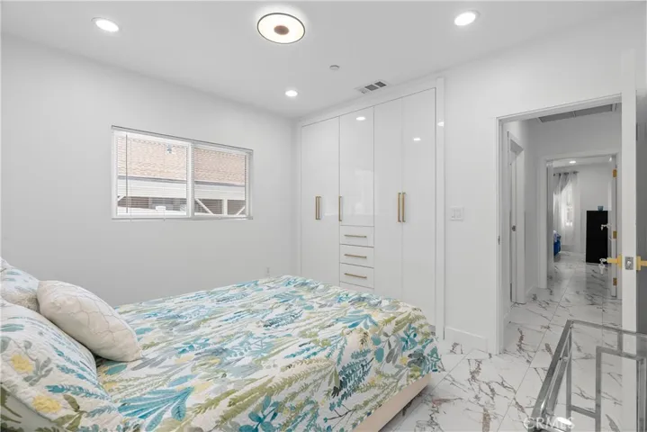 3419 Montrose Ave, La Crescenta, California 91214