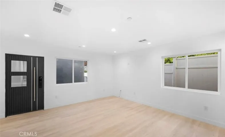3419 Montrose Ave, La Crescenta, California 91214