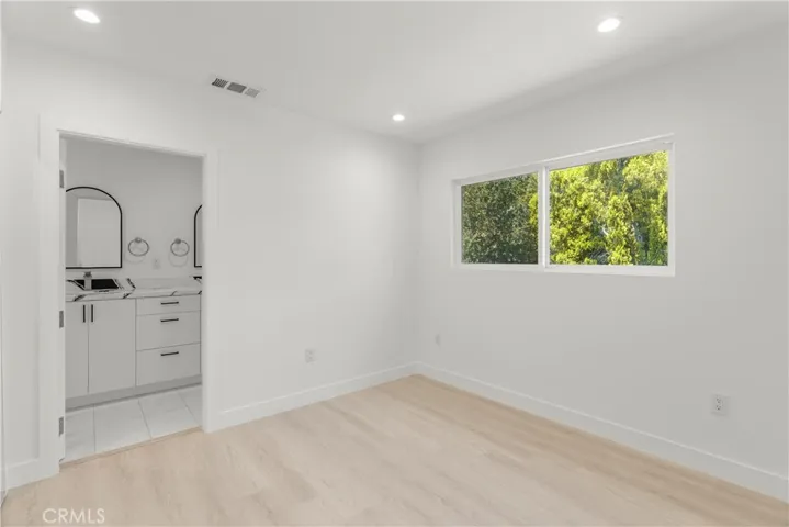 3419 Montrose Ave, La Crescenta, California 91214