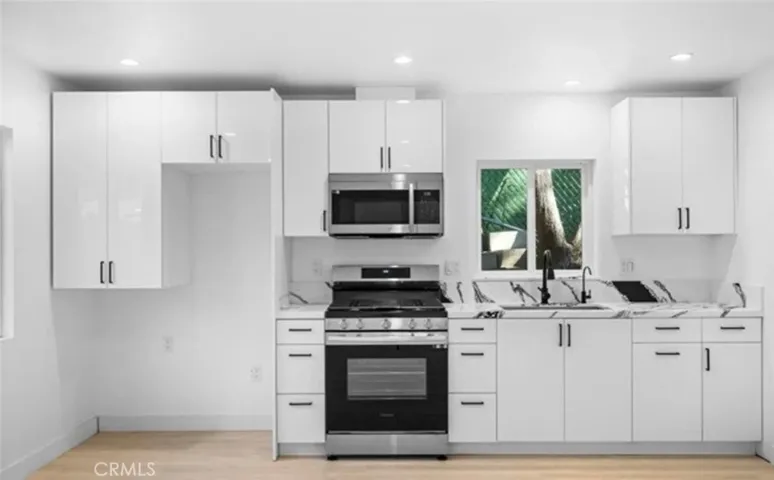 3419 Montrose Ave, La Crescenta, California 91214