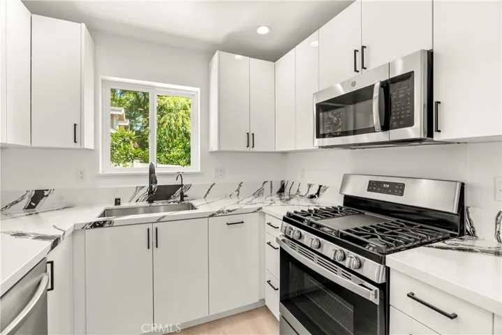 3419 Montrose Ave, La Crescenta, California 91214