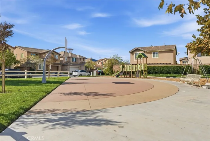 Serrano Ridge basketball court