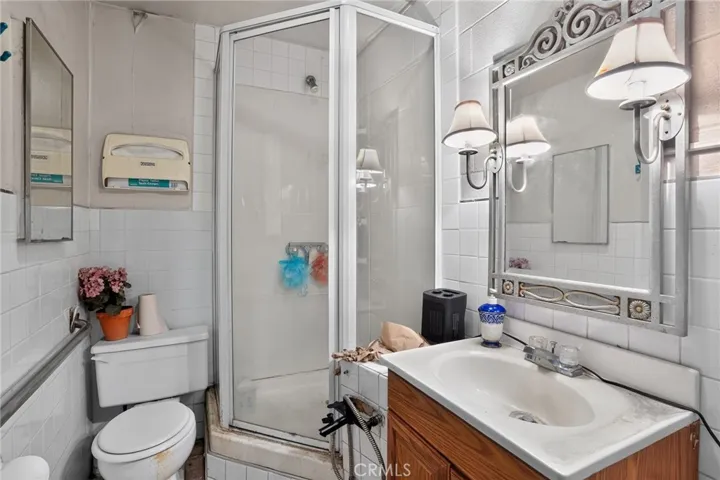 2211 Long Beach Boulevard, Long Beach, California 90806