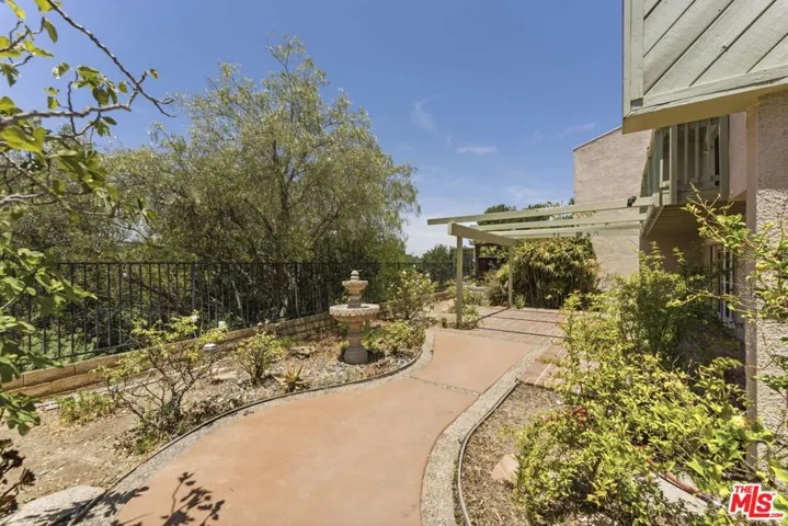 2755 Bottlebrush Drive, Los Angeles, California 90077