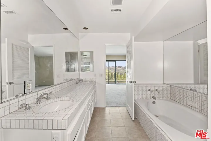 2755 Bottlebrush Drive, Los Angeles, California 90077