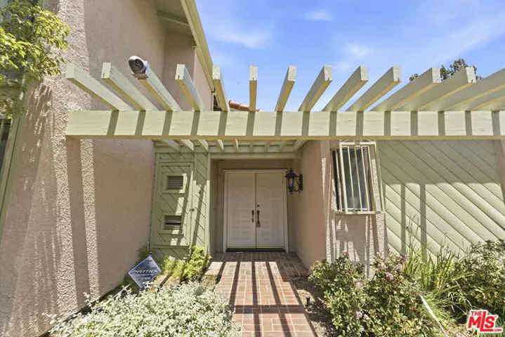 2755 Bottlebrush Drive, Los Angeles, California 90077