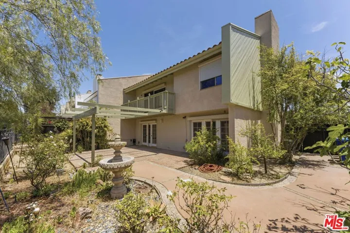 2755 Bottlebrush Drive, Los Angeles, California 90077