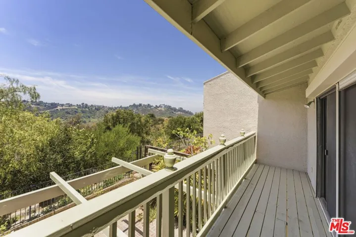 2755 Bottlebrush Drive, Los Angeles, California 90077