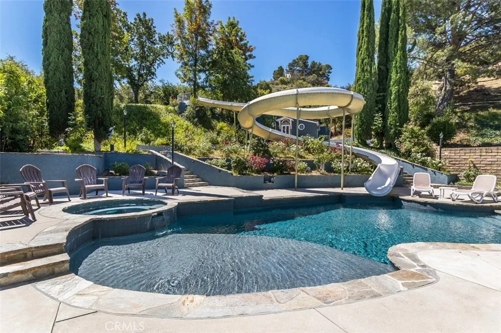 Such a fun Southern California backyard!