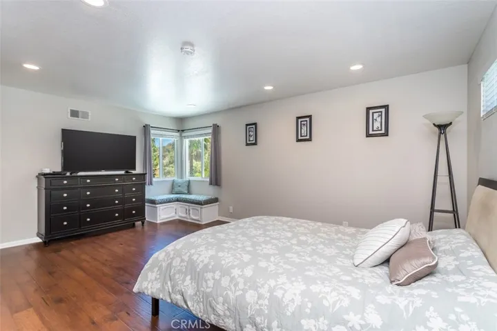 24806 Rosepark Court, Newhall, California 91321