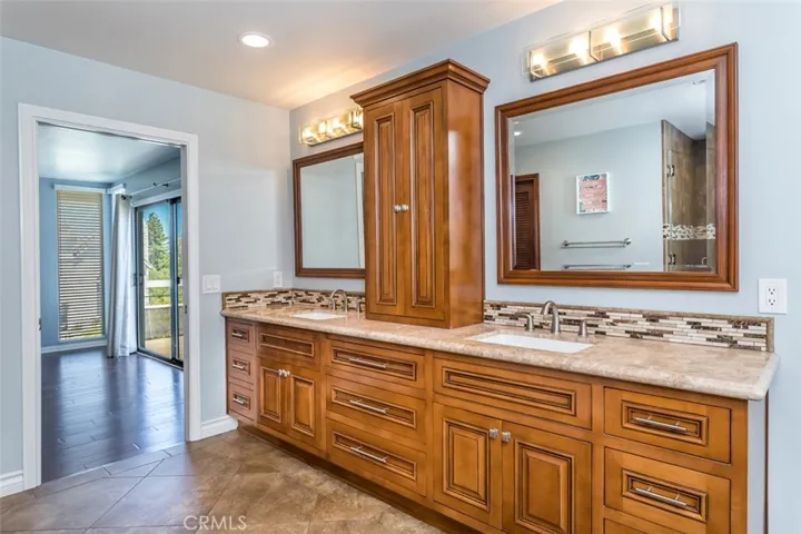 24806 Rosepark Court, Newhall, California 91321