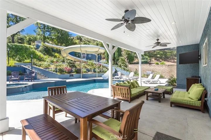 24806 Rosepark Court, Newhall, California 91321