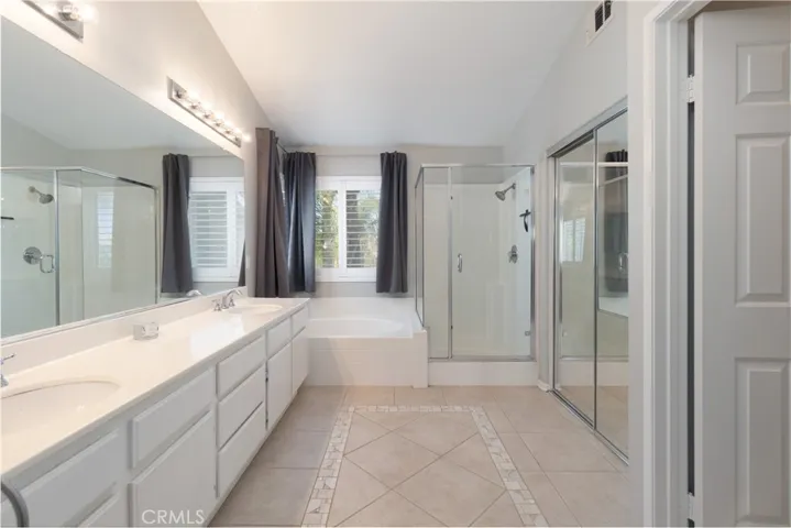 3420 New York, Corona, California 92882