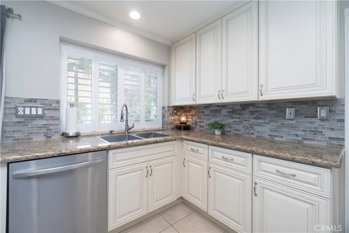3420 New York, Corona, California 92882