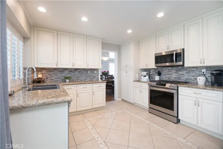 3420 New York, Corona, California 92882