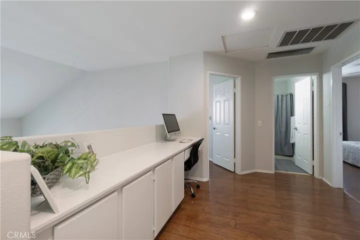 3420 New York, Corona, California 92882