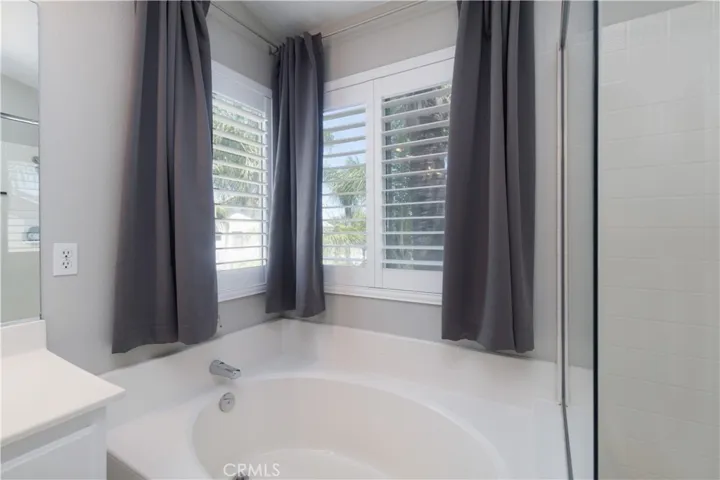 3420 New York, Corona, California 92882