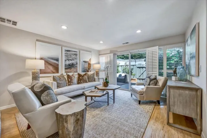 15 Los Altos Square 15, Los Altos, California 94022