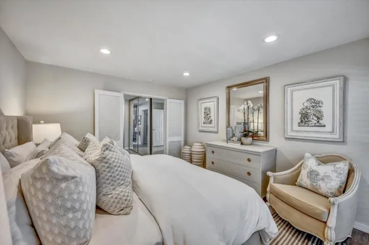 15 Los Altos Square 15, Los Altos, California 94022