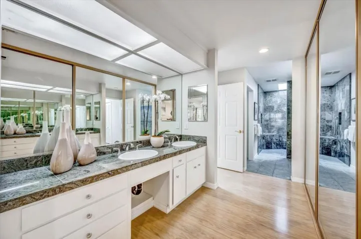 15 Los Altos Square 15, Los Altos, California 94022