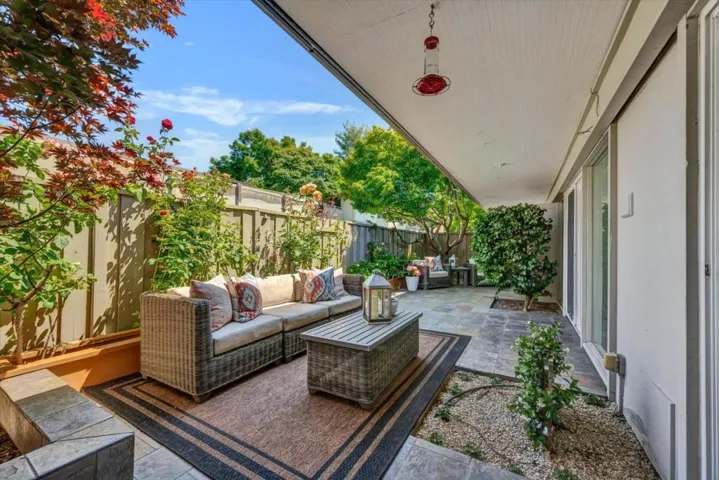 15 Los Altos Square 15, Los Altos, California 94022