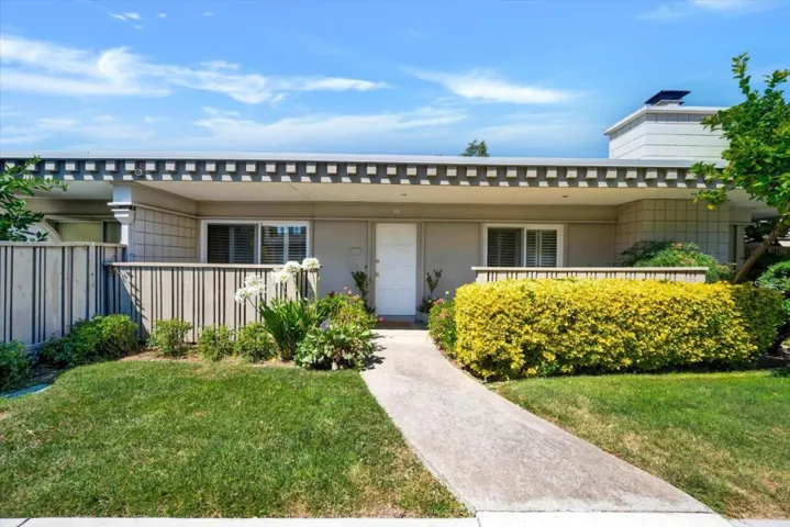 15 Los Altos Square 15, Los Altos, California 94022