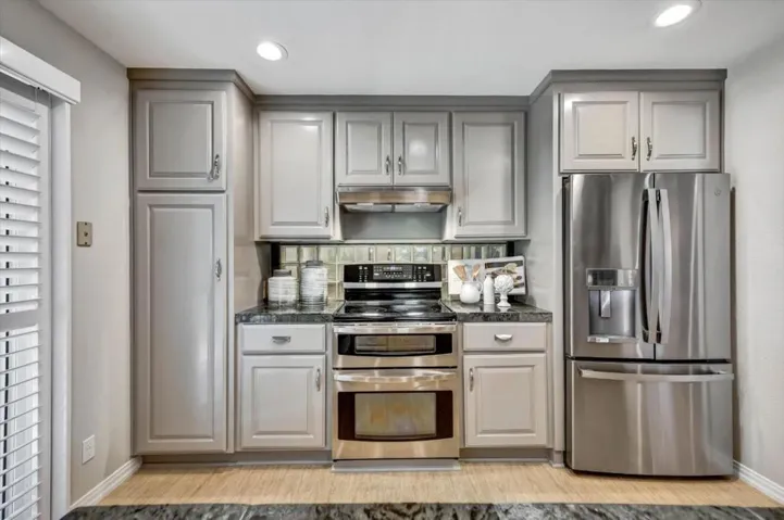 15 Los Altos Square 15, Los Altos, California 94022
