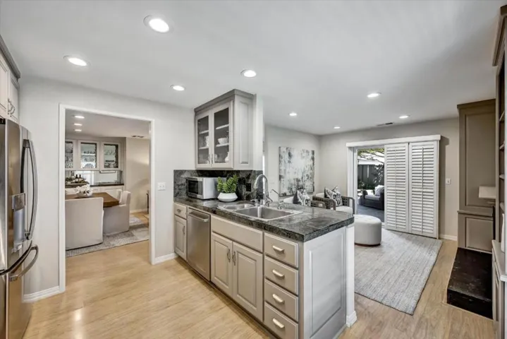 15 Los Altos Square 15, Los Altos, California 94022