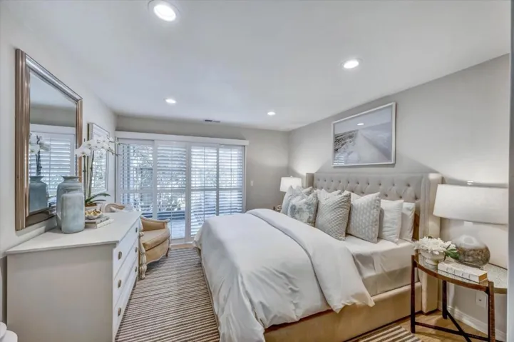 15 Los Altos Square 15, Los Altos, California 94022