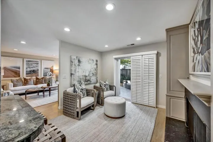 15 Los Altos Square 15, Los Altos, California 94022