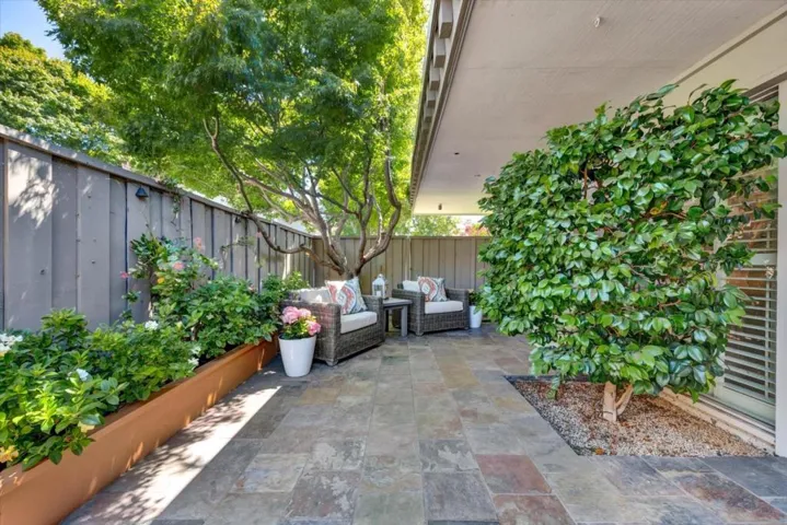 15 Los Altos Square 15, Los Altos, California 94022