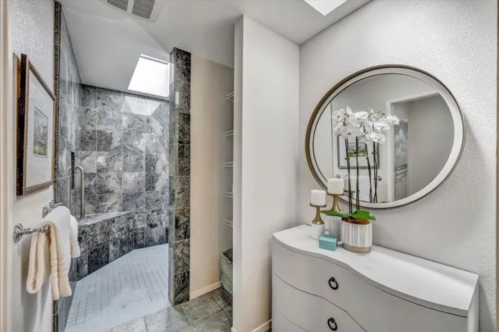 15 Los Altos Square 15, Los Altos, California 94022