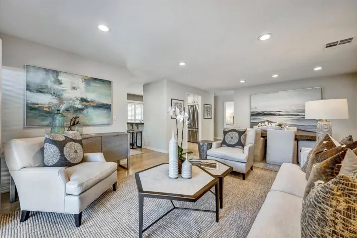 15 Los Altos Square 15, Los Altos, California 94022