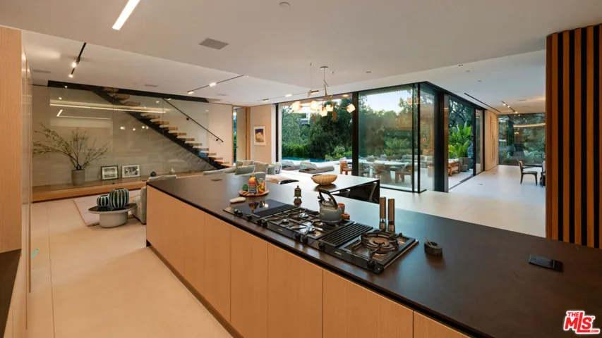 9330 Hazen Drive, Beverly Hills, California 90210